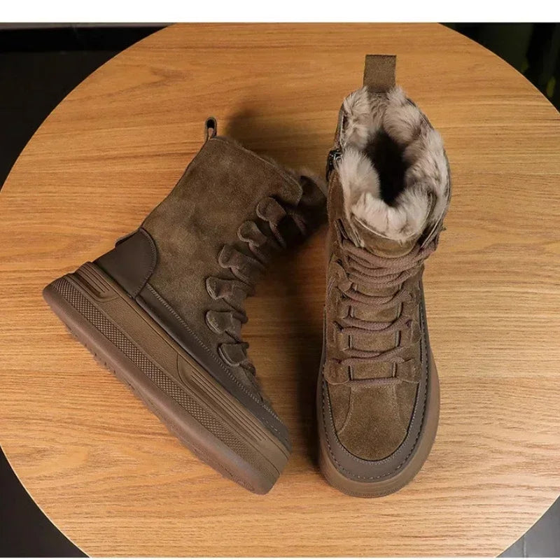 Bota Chelsea Feminina Cano Curto com Plataforma Forro Peluciado – (Promoção de Inverno 2026)