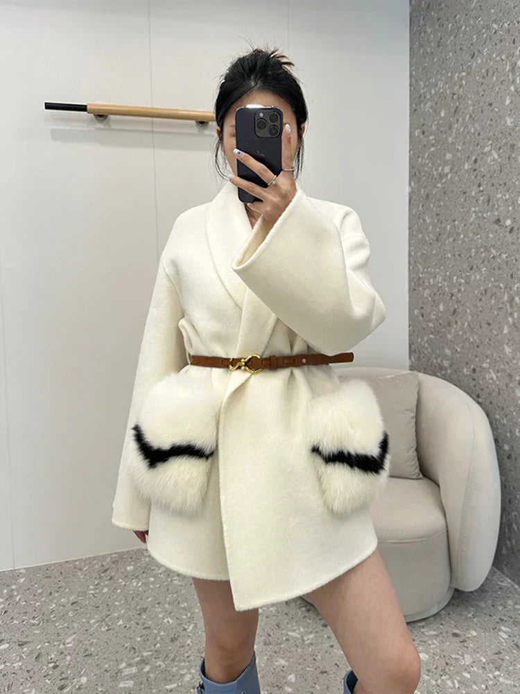 Blusão Feminina de Inverno com Bolsos Toque de Cashmere – (Promoção de Inverno 2026)