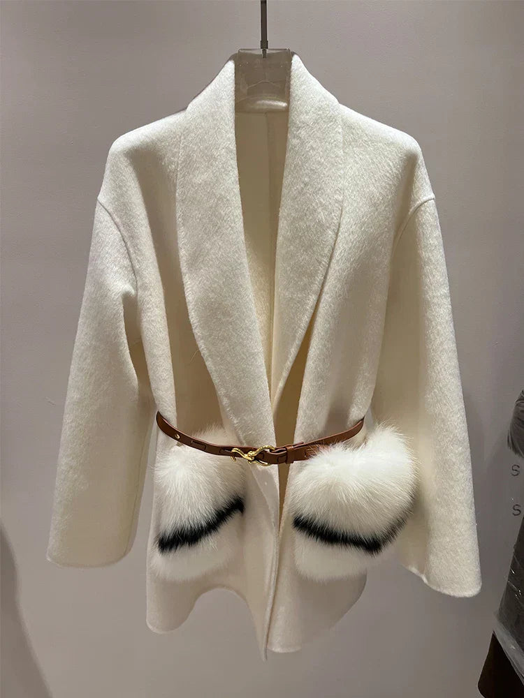 Blusão Feminina de Inverno com Bolsos Toque de Cashmere – (Promoção de Inverno 2026)