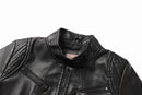 Jaqueta Feminina Slim Black Luxe com Gola Alta Estilo Motociclista - (Promoção de Inverno 2026)