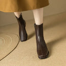 Bota de Couro Bico Quadrado com Saltinho York