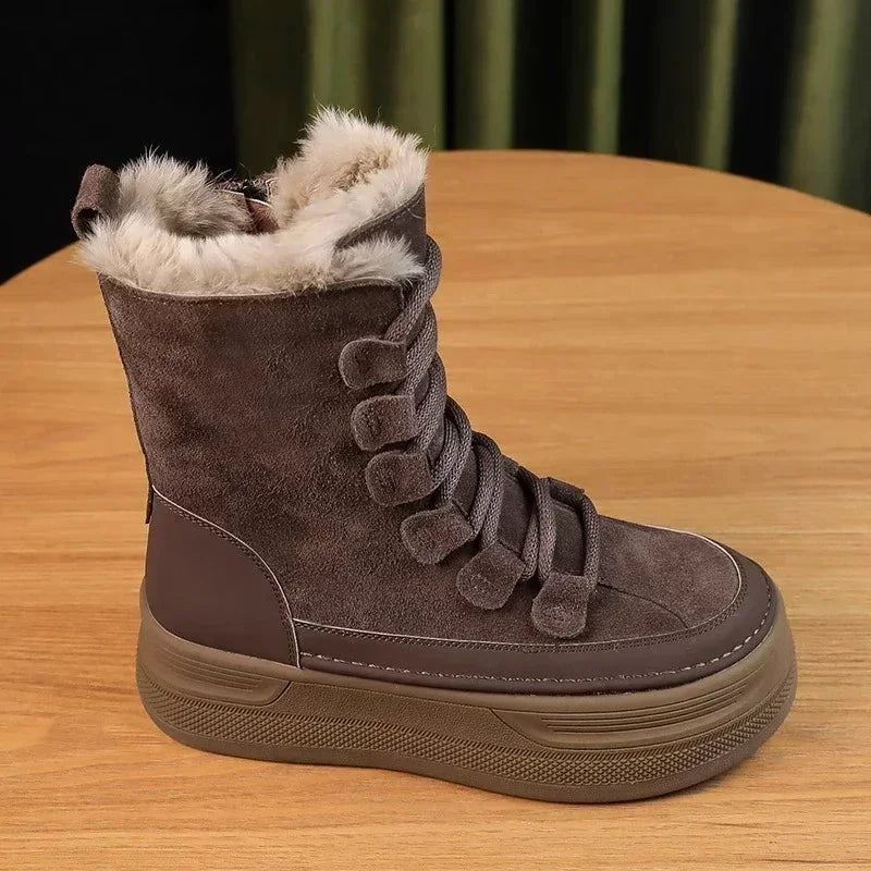 Bota Chelsea Feminina Cano Curto com Plataforma Forro Peluciado – (Promoção de Inverno 2026)